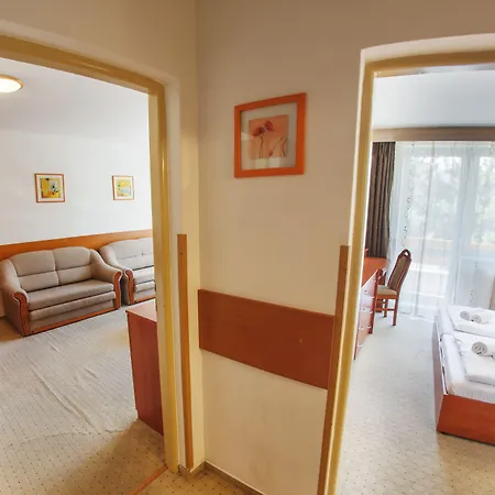 Relax Avena Hotel 3*