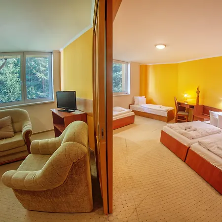 Relax Avena Hotel 3*